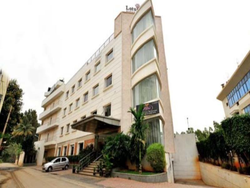Lotus Park Hotel Бангалор Екстериор снимка