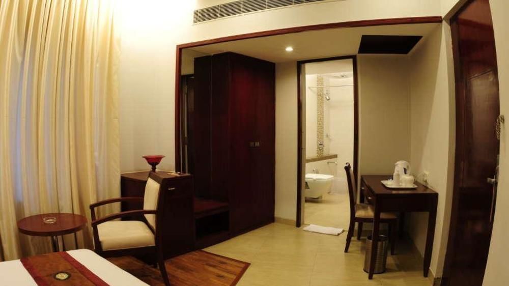 Lotus Park Hotel Бангалор Екстериор снимка