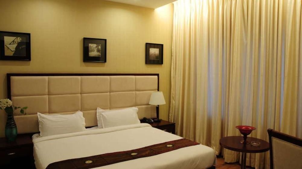 Lotus Park Hotel Бангалор Екстериор снимка